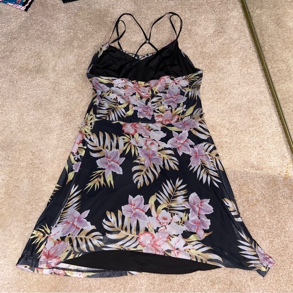 Volcom sundress - Picture 2 of 3